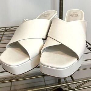 Oasis Society Platform Sandals (size 9)